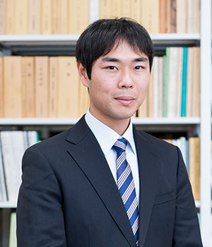 新谷和之（近畿大学文芸学部准教授）